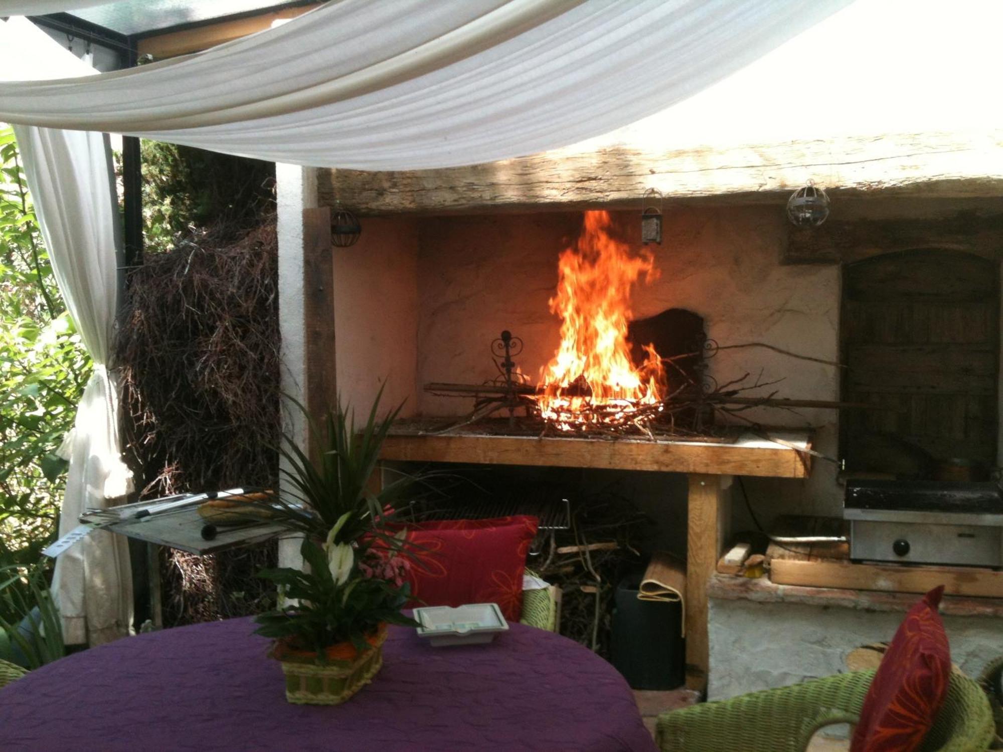 Chambre D'Hotes "Le Village" Villenouvelle Exterior foto