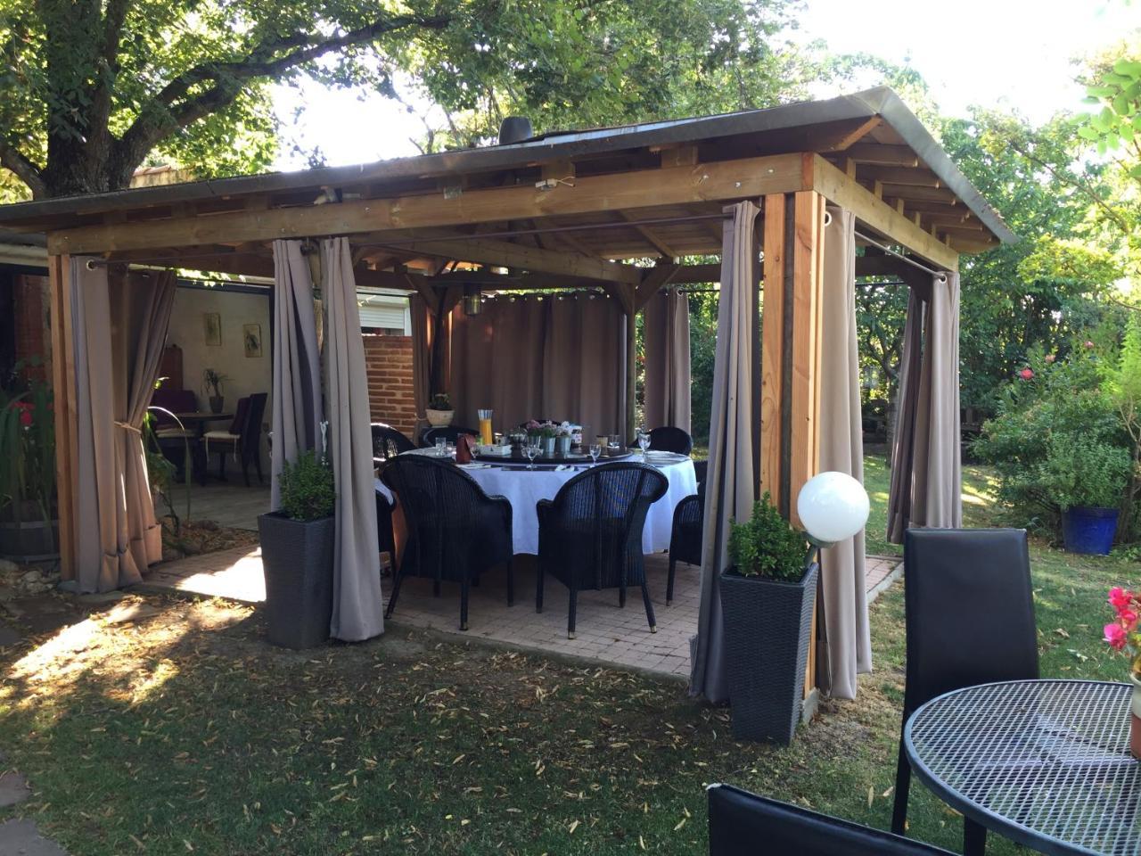 Chambre D'Hotes "Le Village" Villenouvelle Exterior foto