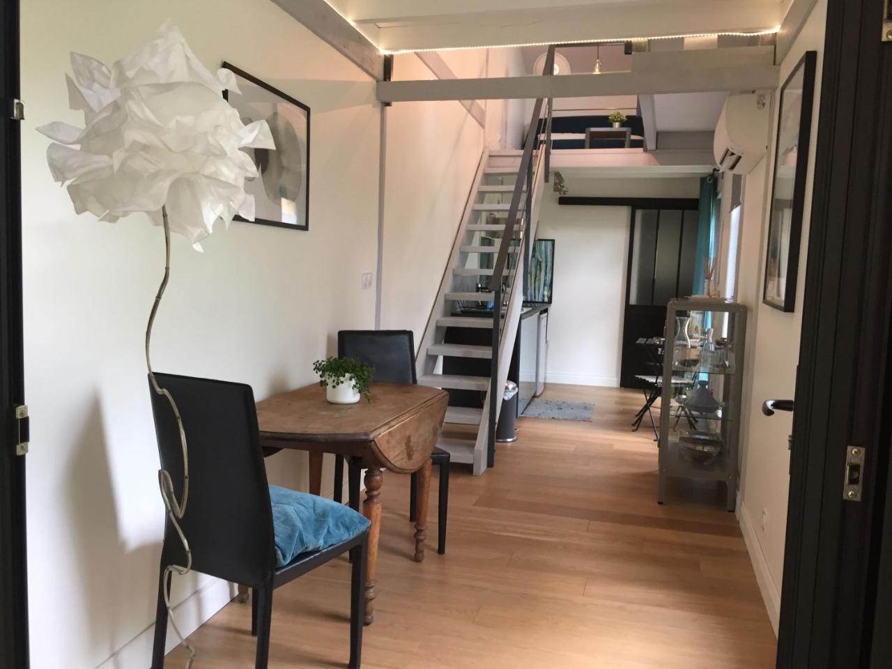 Chambre D'Hotes "Le Village" Villenouvelle Exterior foto